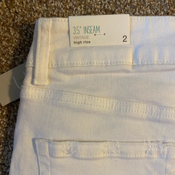 High Rise White Shorts - Picture 3 of 7